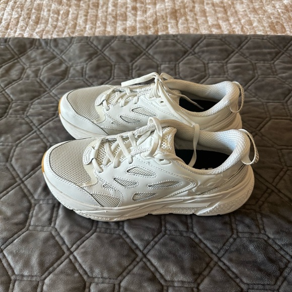 Hoka Clifton L. Size 8 women’s. - Picture 3 of 4